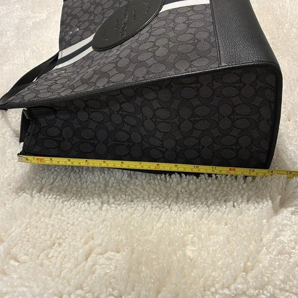 Coach Dempsey 40 Black and Gray Signature Tote and Pouch Set NWOT - Picture 9 of 12
